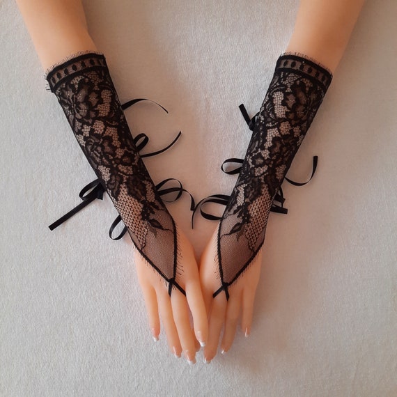 Christmas party, Black lace gloves, lace  bridal  wedding fingerless gloves, black gloves, burlesque, body tattoo,   vampire, show girl,