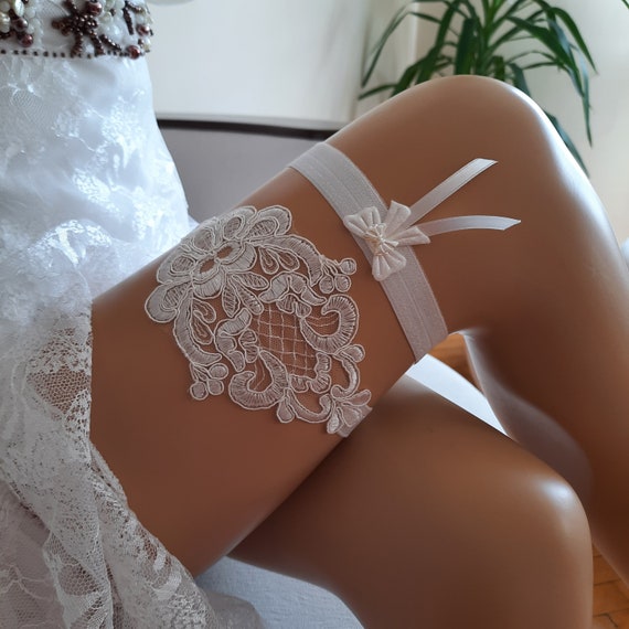 Bridal garter set, garter belt, toss garter, wedding garter for bride, ivory   two garter, lace garter, garter for wedding, bridal party