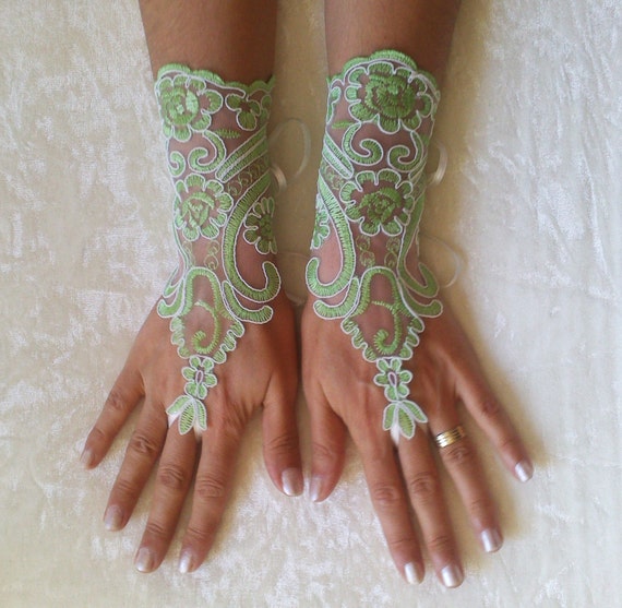 Ivory or Peridot green ivory frame Wedding Gloves, lace gloves, Fingerless Glove, wedding gown, unique Bridal glove, bridal gloves