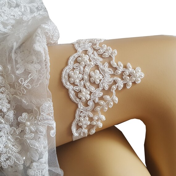 ivory bridal garter, wedding garter, pearl garter, garter belt, beach wedding garter, bridal fashion, bridal accessories, bridetobe
