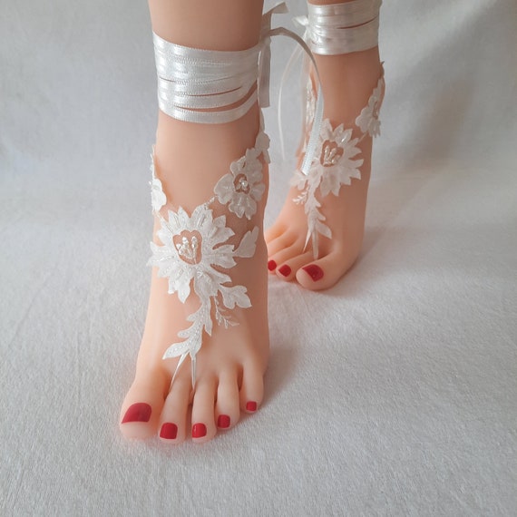 ivory beach wedding barefoot sandals, lace wedding shoes, bridal anklet, boho wedding accesory, wedding foot, foot bracelet, wedding bangle