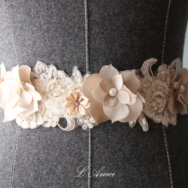 Elfenbein und Champagner Hochzeit Schärpe Braut Gürtel akzentuiert mit Perlen Spitze und Perlen Blumen