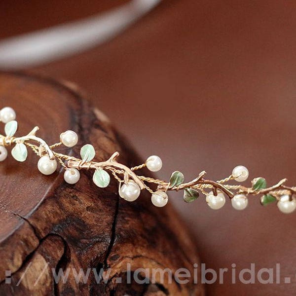 Boho Light Mint green leaf crown, floral bridal headdress, Gold wedding green leaf, boho bridal Green Leaf hair Vine, leaf Bridal Tiara
