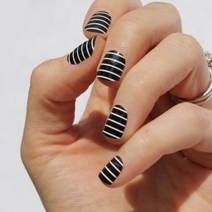 Black & White Stripe Heat Activated Nail Wraps