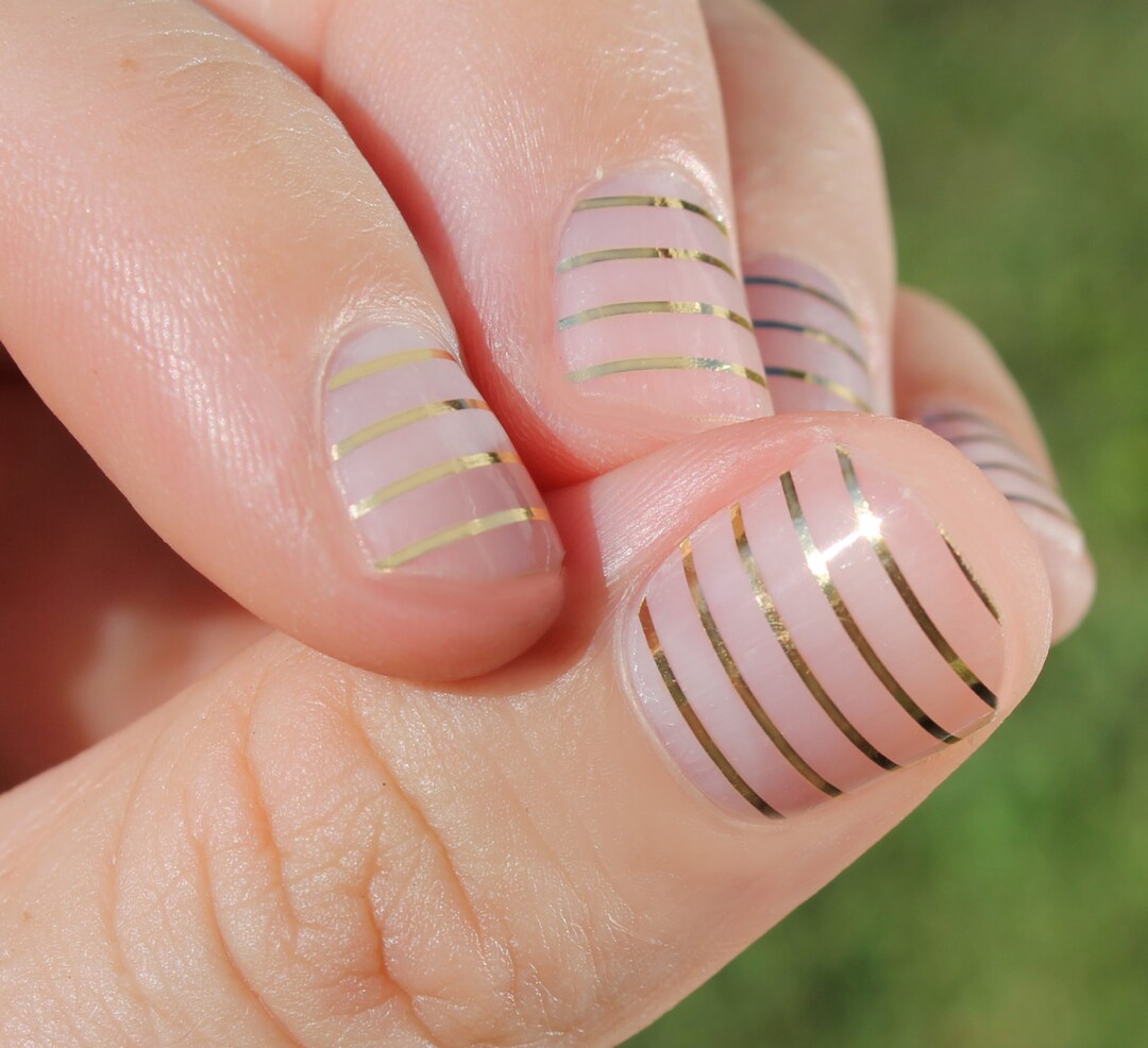 Gold Stripes Heat Activated Nail Wraps 