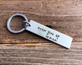 Never Give Up Heart Mom Keychain for College High School Graduation Gift Daughter Son Grandchild Affirmation Encouragement Key Chain Gift