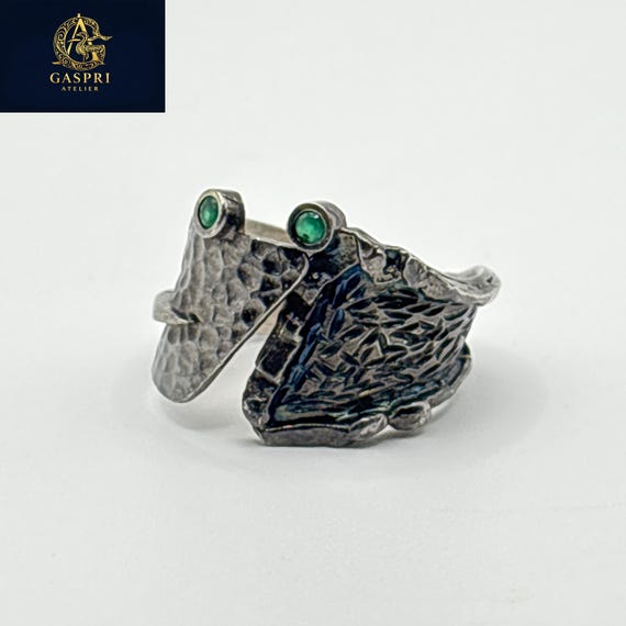 Emerald Guardian Ring