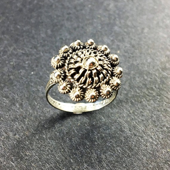 Hypnotic Ring