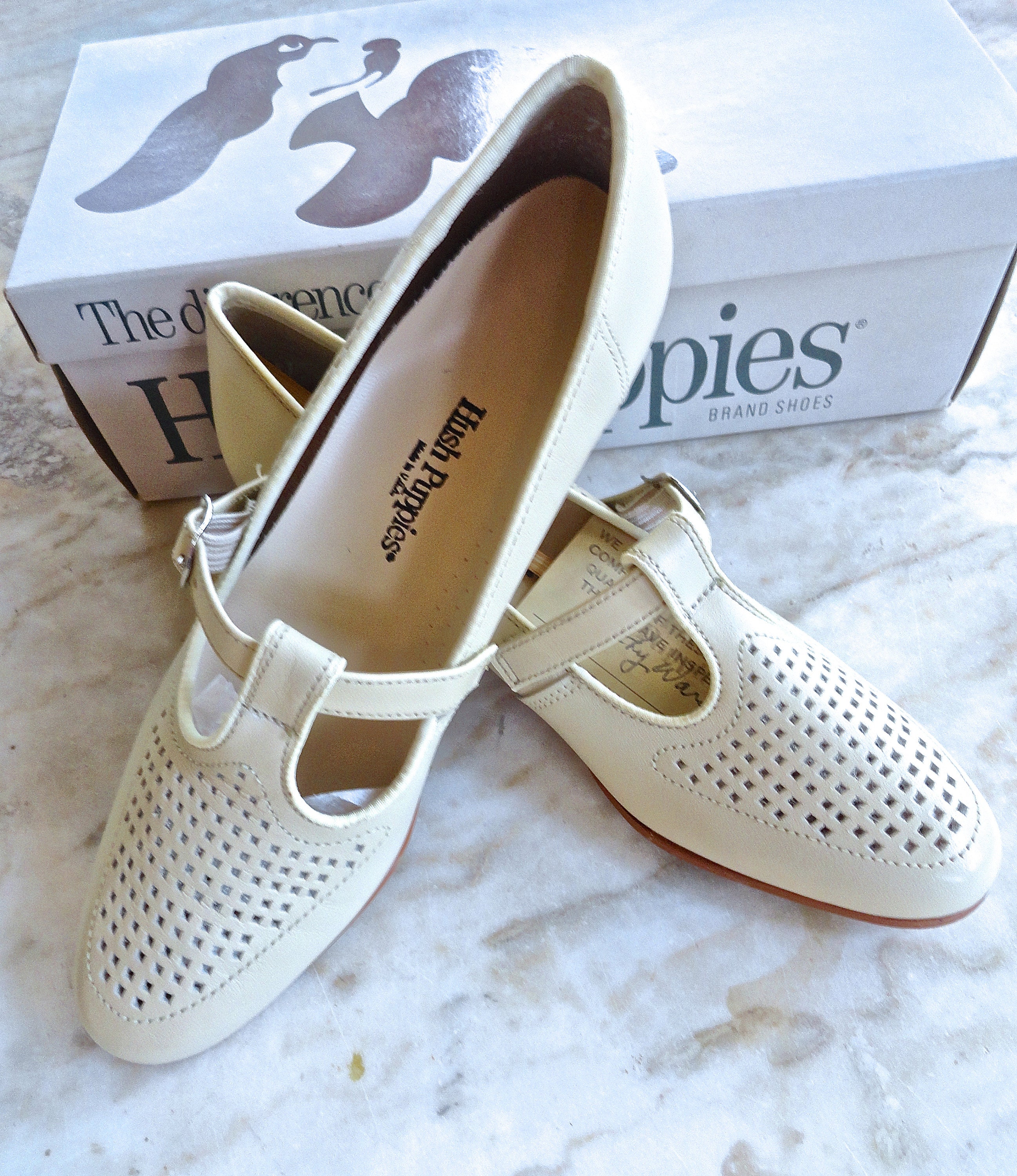 70s HUSH PUPPIES 6.5N NOS Deadstock Bone Leather Women T-strap side buckle perforated low heel in box Made in Usa comfy vintage secretary