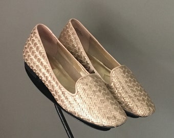 Mocassins en cuir tressé doré Isaac Mizrahi vintage des années 90 - Taille 7 M