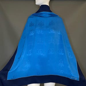 Beautiful Cartier Silk Scarf Marine and Navy Blue 30 In Excellent Condition