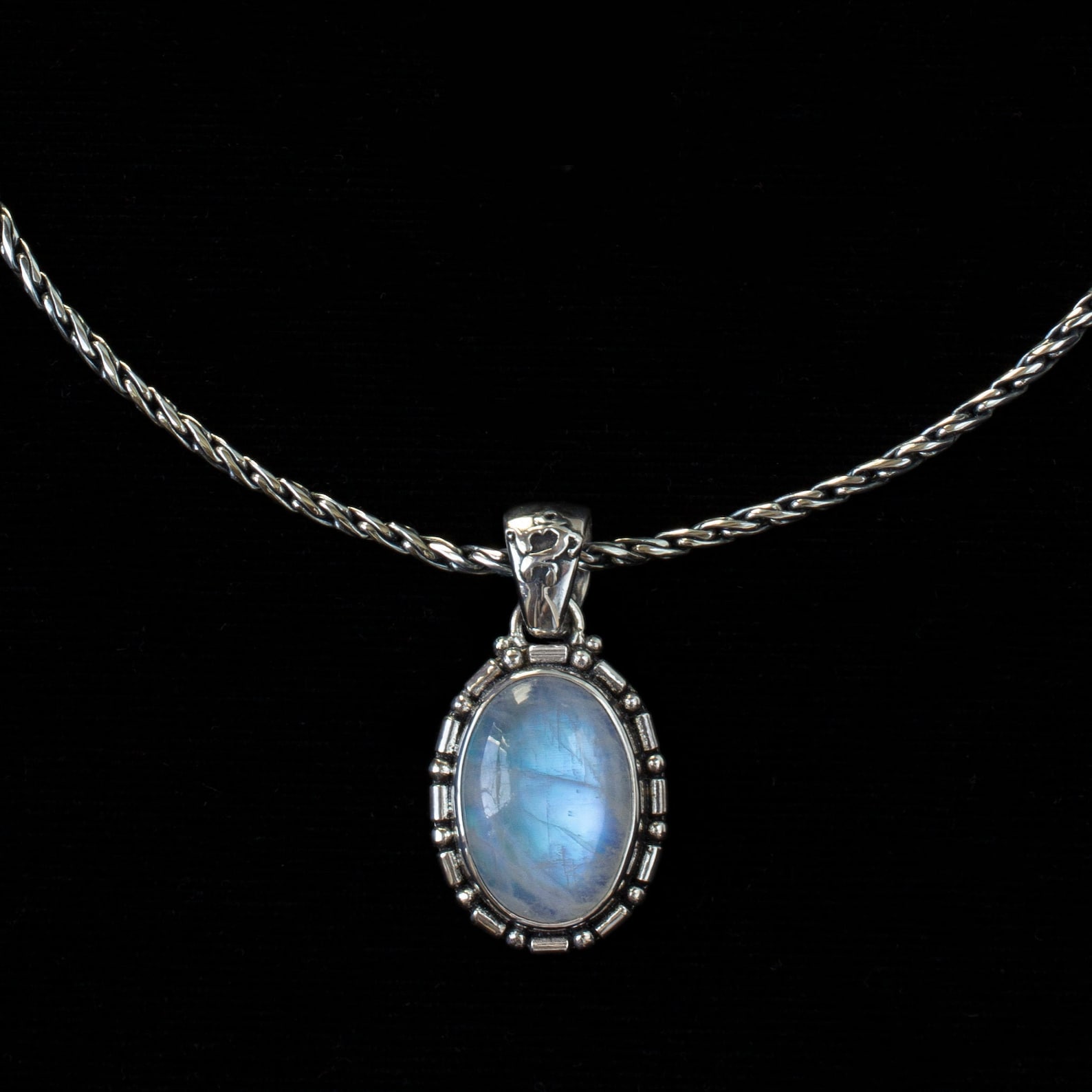 Collar Vintage De Piedra Lunar Arcoíris Con Dije Ovalado - Plata Chapada, Cobre Base, Ideal Como Regalo Para Madre