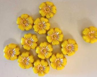 Eight Hawaii 8mm Czech glass beads in yellow with copper wash