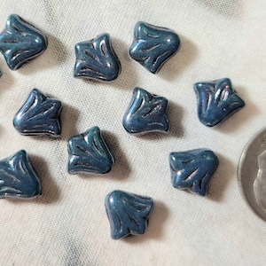 Twelve 9mm Czech glass Lily beads