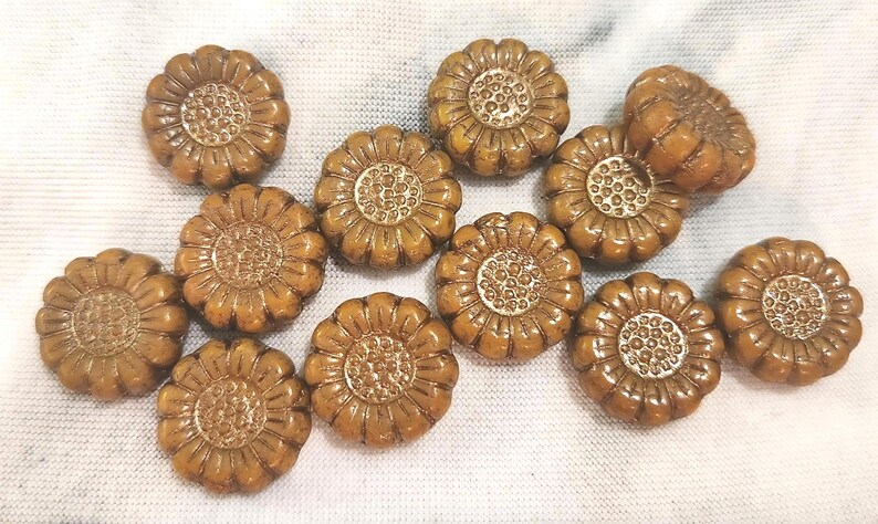 Seis cuentas de vidrio checo con forma de girasol de 13 mm imagen 2