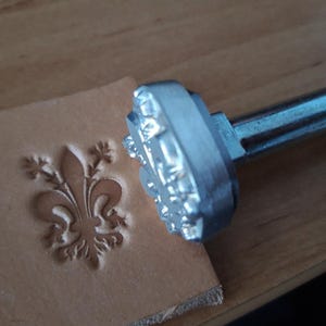 014-XX Florence Fleur de Lis - Lilie Stamp Punzone per utensili da selleria in pelle Ottone fatto a mano