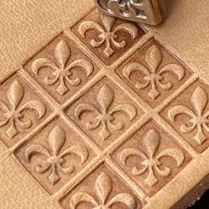 014-18 Fleur de Lis in rombo Lilie Stamp Punzone per attrezzo da selleria in pelle Ottone fatto a mano