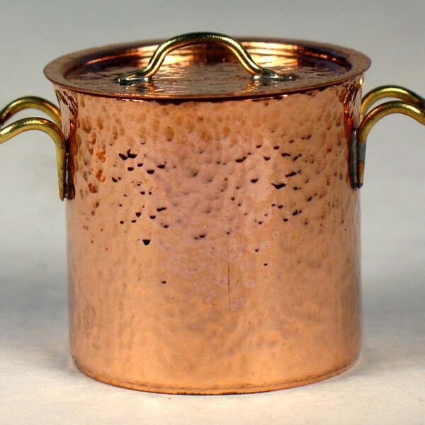 Copper Hammered Medium Pot in 1/12th scale