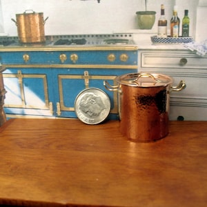 Copper Hammered Medium Pot in 1/12th scale
