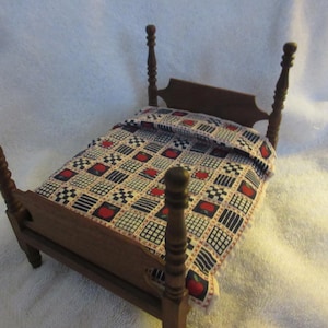 MINIATURE QUILT