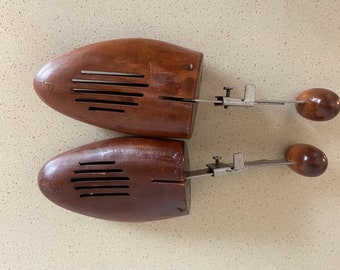 Vintage Men's Size 11 B Wooden Shoe Trees / Adjustable