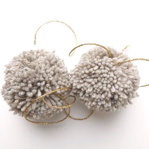 Pompons Laine Beige Taupe Jacky & Family | Attaches Fournies