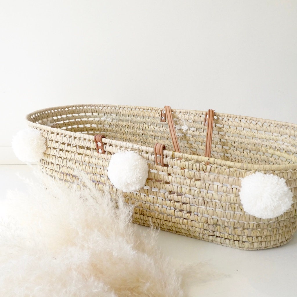 Couffin Moïse Pour Bébé avec Pompons Écrus, et Habillage Optionnel Écru Pois Dorés
