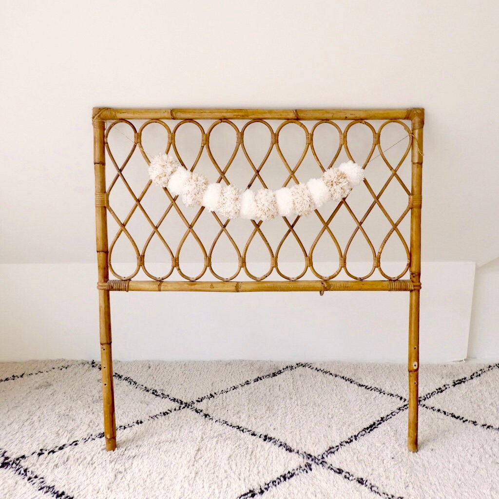 Guirlande de 12 Pompons en Laine