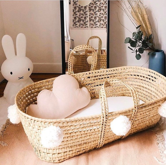 Couffin Nomade Pour Bebe En Palme Et Pompons De Laine Ecrus Etsy France