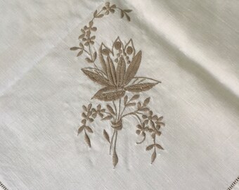 Vintage embroidered small centerpiece tablecloth linen 41x41" light ecru