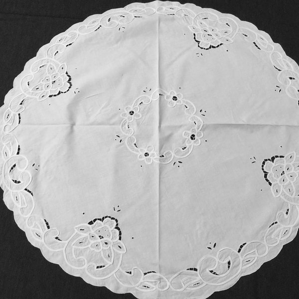 Vintage white round tablecloth small embroidered scallop edge cut out work Cotton  D 32"