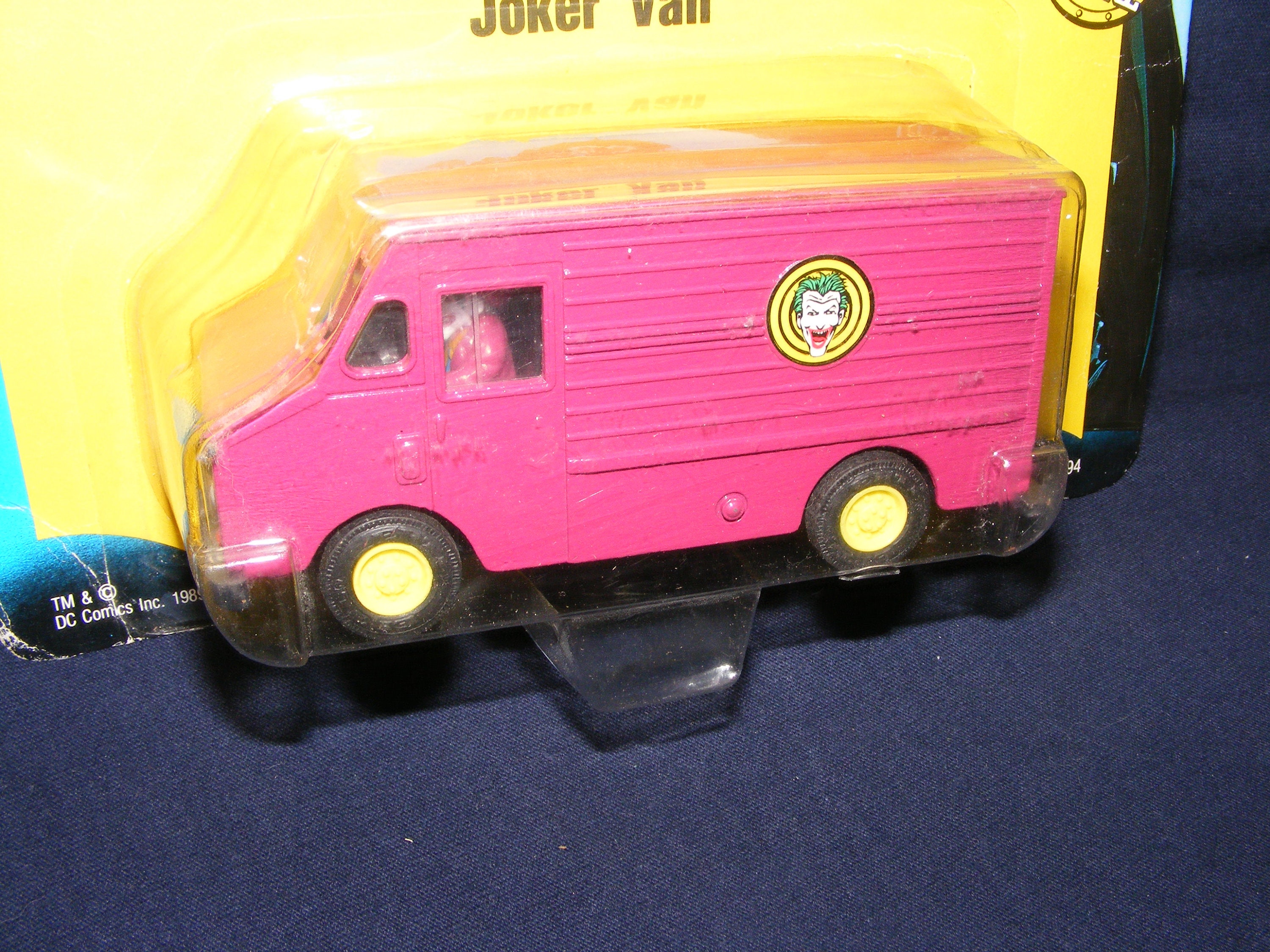 BATMAN Joker VAN ERTL 1/43 - Collection BATMAN Joker VAN ERTL 1/43 - Collection
