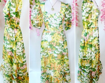 1960’s florla maxi dress, size 10, maxi dress, California dress, ditsy dress, flower print dress, puff sleeves, vintage dress