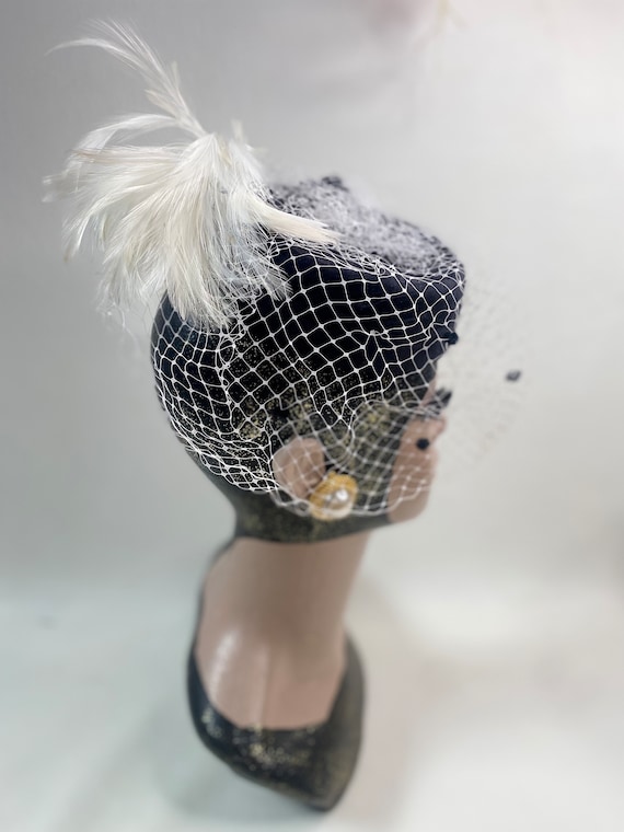 Black vintage pill box hat with veil and feathers… - image 9