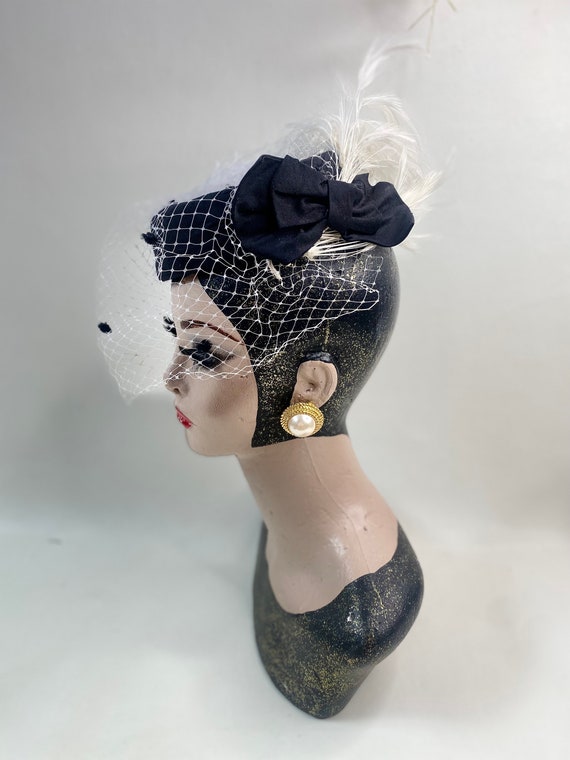 Black vintage pill box hat with veil and feathers… - image 4