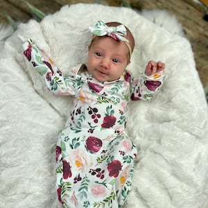 Newborn Girl Coming Home Outfit/Baby Girl Coming Home Outfit/Knotted Gown/Knotted Sleeper/Rose Floral/Premie Girl/floral bow/hat