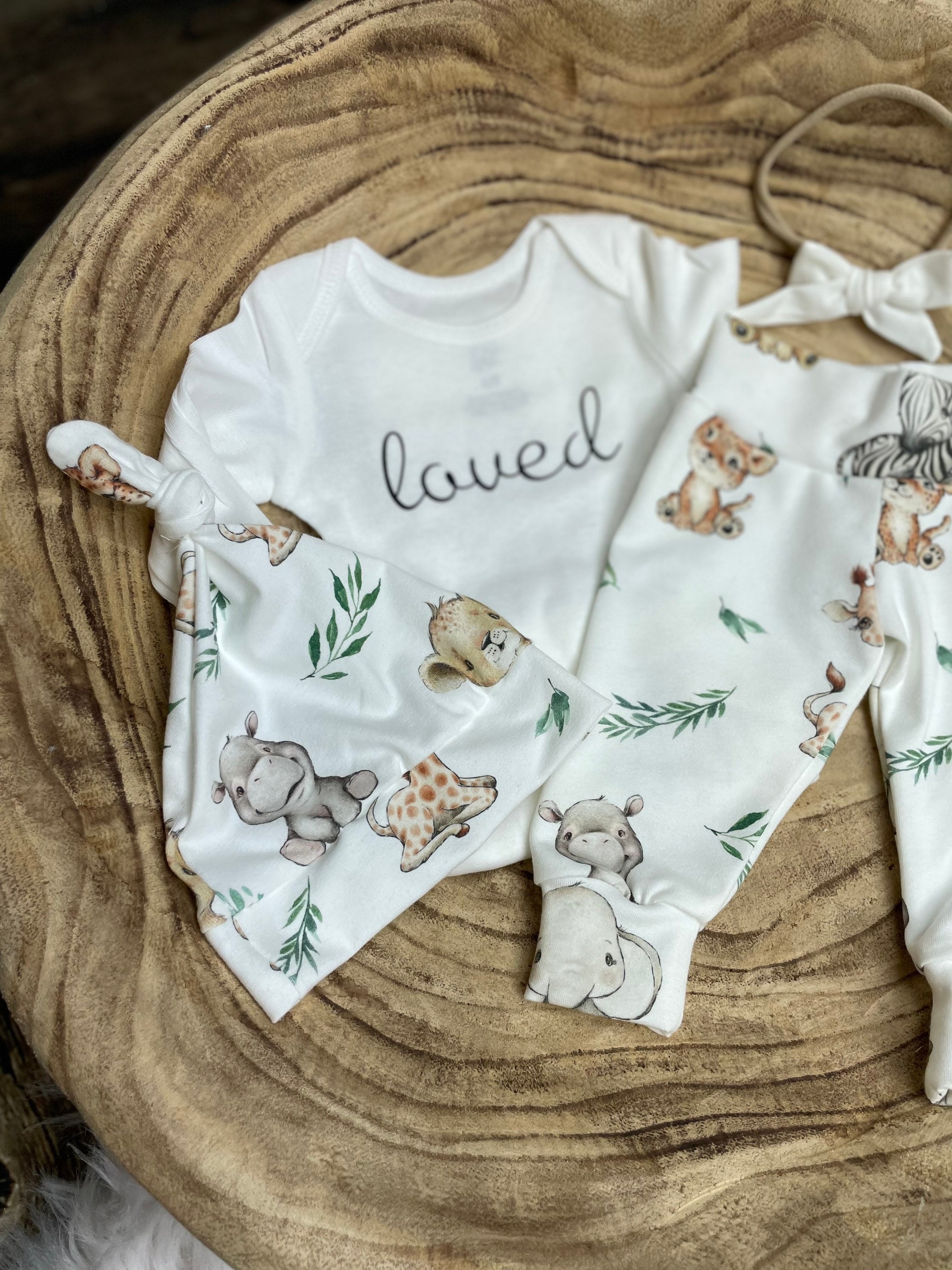 Gender Neutral Coming Home Outfit/baby Boy/baby Girl/baby Animal Clothing/ baby Animals/baby Clothing/premie Baby, Baby Shower 