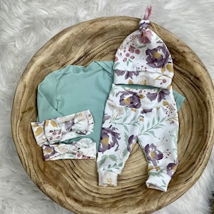 Newborn Girl Coming Home Outfit, Baby Girl Outfit in Watercolor color floral, newborn outfit, baby clothing, baby gift, Girl/Premie Girl