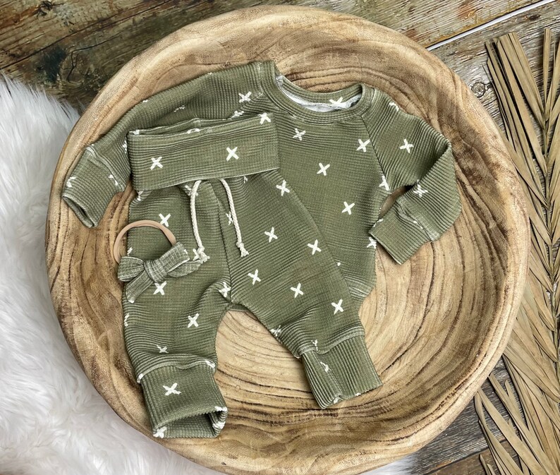 Neutral Baby Coming Home Outfit/Organic Baby Clothes/Baby Girl Outfit/Baby boy clothes/Organic Waffle knit Sets/Baby Gift/Hospital Gift image 8