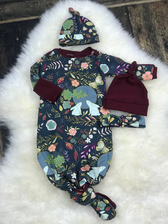 newborn knotted sleeper