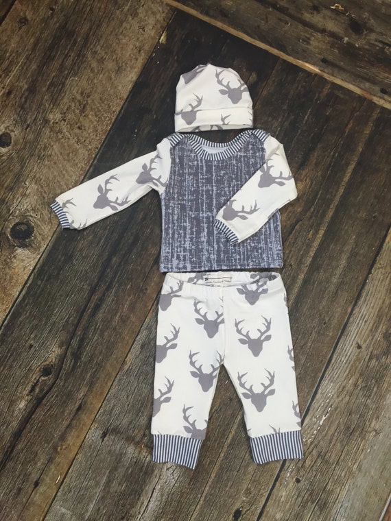 gender neutral going home outfit