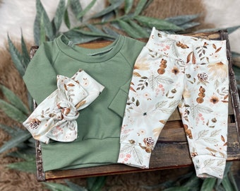Tenue bio baby girl / fille nouveau-né / tenue boho de bébé fille / tenue de fille en bas âge / leggings floraux / raglan de sauge / vêtements de fille d’automne / cadeau de bébé