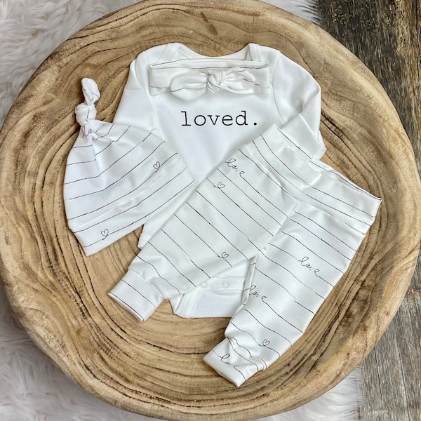 Unisex baby coming home outfit/Gender Neutral coming home outfit/baby boy/baby girl/baby loved/baby clothing/Premie Baby, Baby Shower