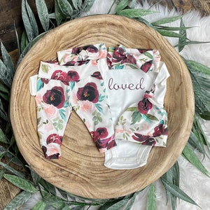 Newborn Girl Coming Home Outfit/baby girl take home outfit/baby organic clothes/baby girl clothing/baby floral outfit/Premie outfit