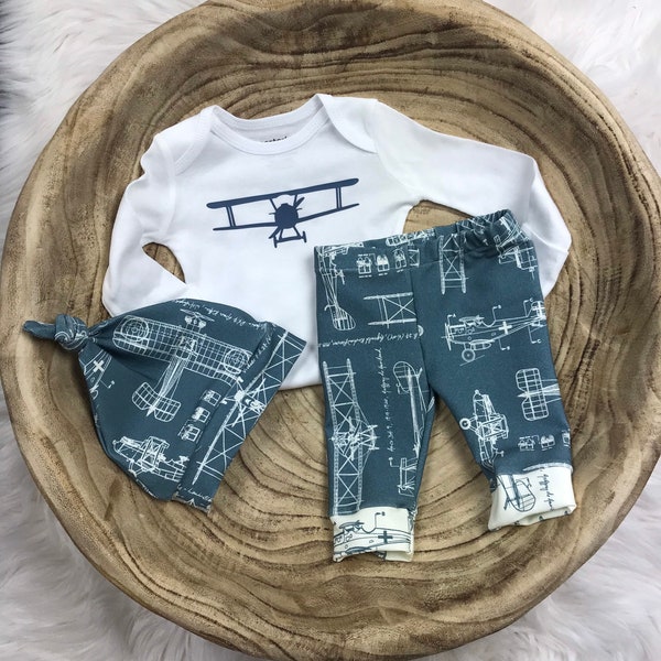 Newborn Coming Home/Vintage Aircraft/Baby Airplane/Newborn Outfit/Baby Clothing/Gender Neutral/Unisex Baby/Baby boyPremie baby