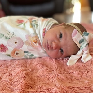 Swaddle blanket and headband, Newborn Girl Floral Swaddle, Girl Swaddle In blush florals, Baby Girl Hospital swaddle, hat, bow