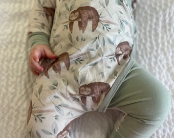 Gender neutral clothing/baby sloth outfit/baby romper/baby sleeper/organic baby clothes/baby girl/baby boy/baby gift/premie-24 months baby