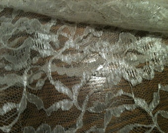 Adding;  Off - White Lace to a Valance