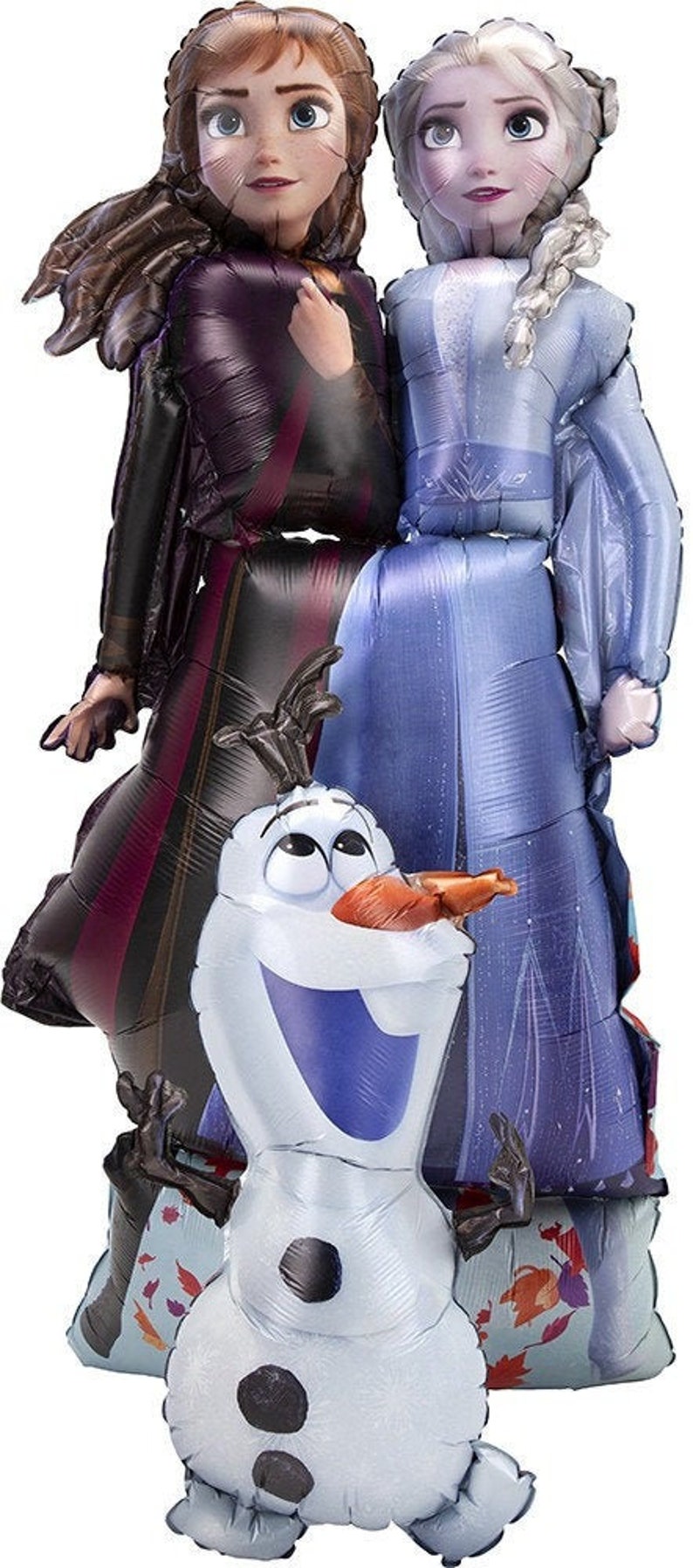 Puede incluir: Tres globos de personajes de Frozen: Elsa con un vestido azul, Anna con un vestido morado y Olaf el mu&ntilde;eco de nieve.