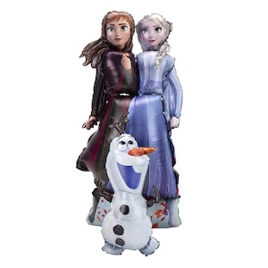Puede incluir: Un conjunto de tres globos de personajes de Frozen 2. Los globos son de Elsa, Anna y Olaf. Elsa lleva un vestido azul y tiene el pelo largo y rubio. Anna lleva un vestido burdeos y tiene el pelo largo y casta&ntilde;o. Olaf es un mu&ntilde;eco de nieve con una nariz de zanahoria y una gran sonrisa.